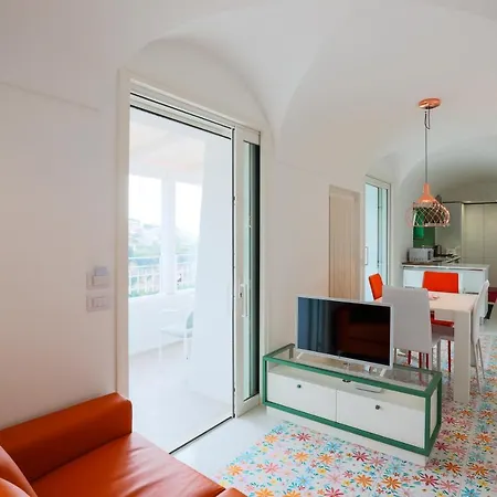 The Διαμέρισμα *